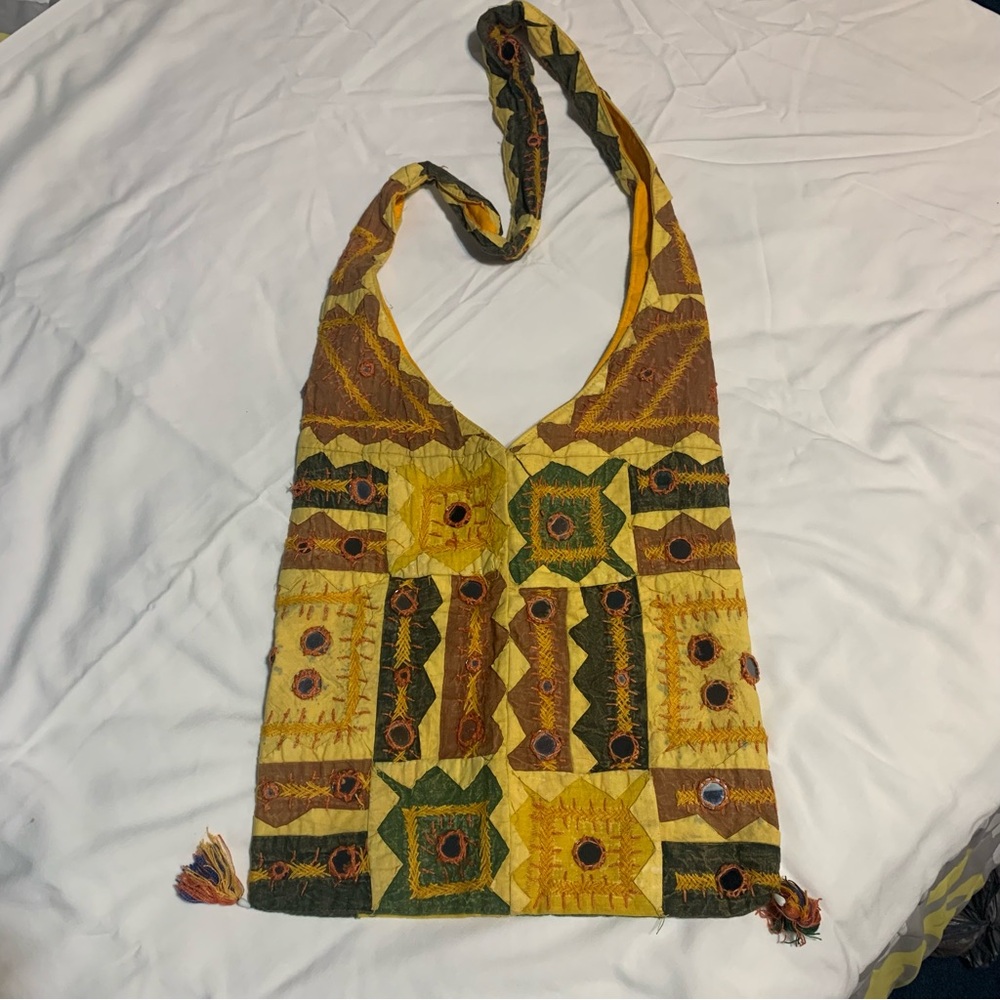 Multicolored Embroidered Medium size Crossbody bag. Zipper. Great Condition!
